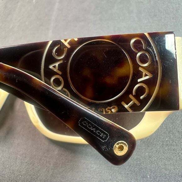Coach Tortoise LEXI Sunglasses, W/Case Authentic Vintage excellent condition main image 5